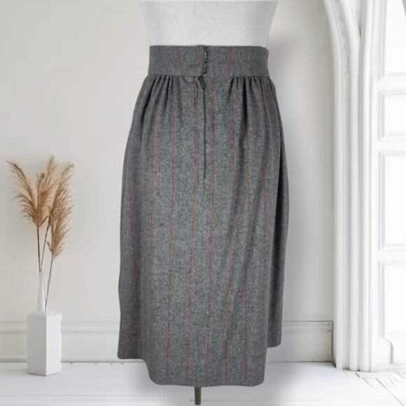 David Hayes Gray Pinstripe Wool Skirt Suit S 80s Does 40s Jacket Set Lucite Btns - Picture 8 of 12